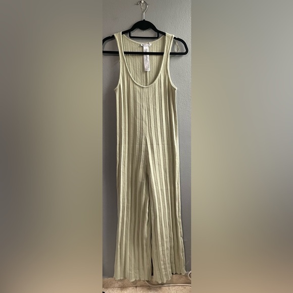NWT Zara pleated sleeveless pull on jumpsuit in sage green. Size Medium. - Picture 6 of 10